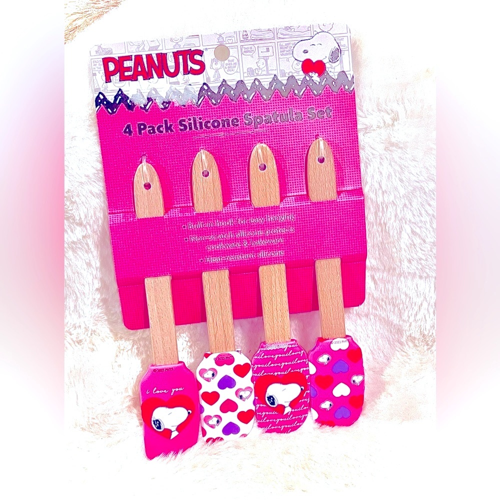 Peanuts Snoopy 4 Silicone Spatula Set